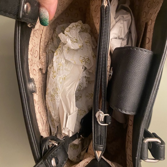 Black guess purse - Picture 3 of 5